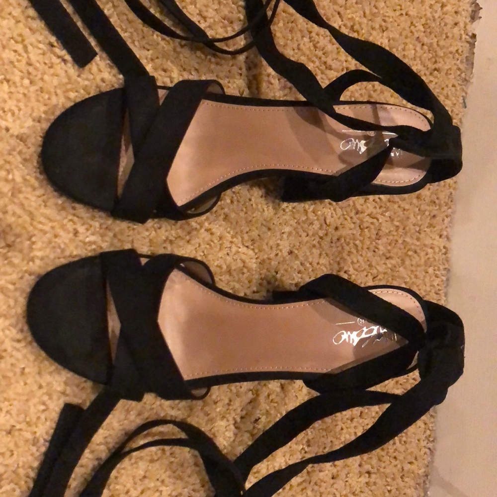 Black ballet heel